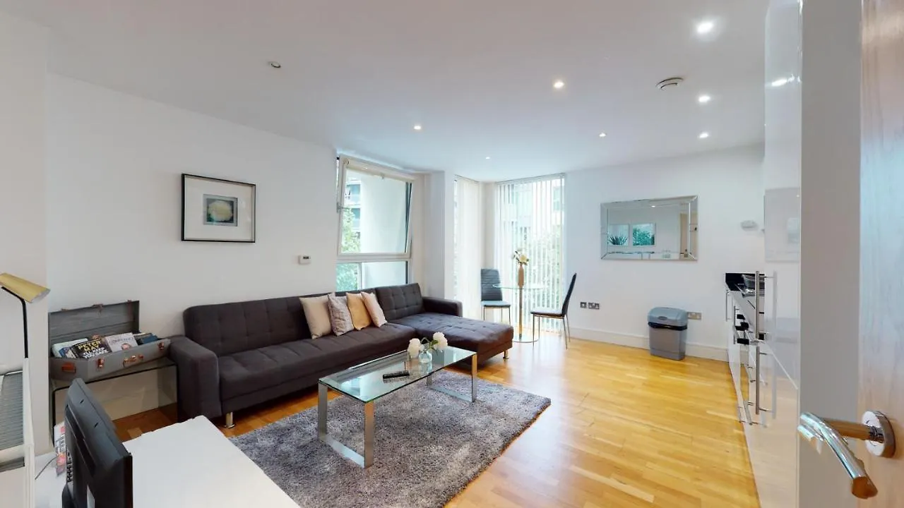 Apartment Lanterns Way At Canary Wharf By Mysquare London United Kingdom