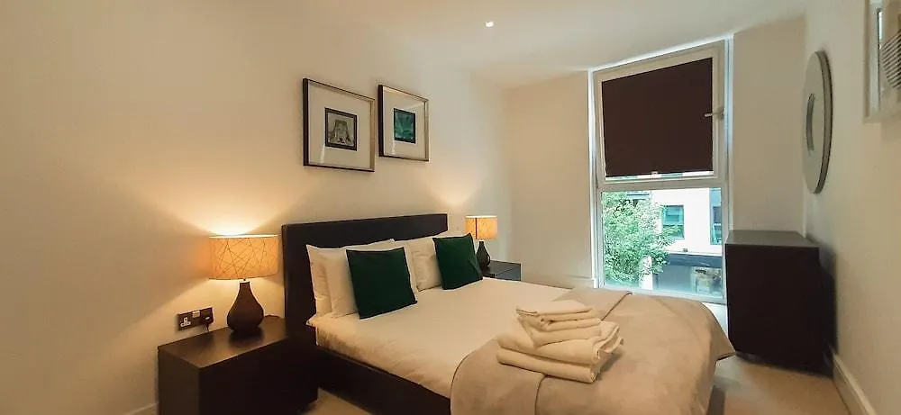Apartment Lanterns Way At Canary Wharf By Mysquare London