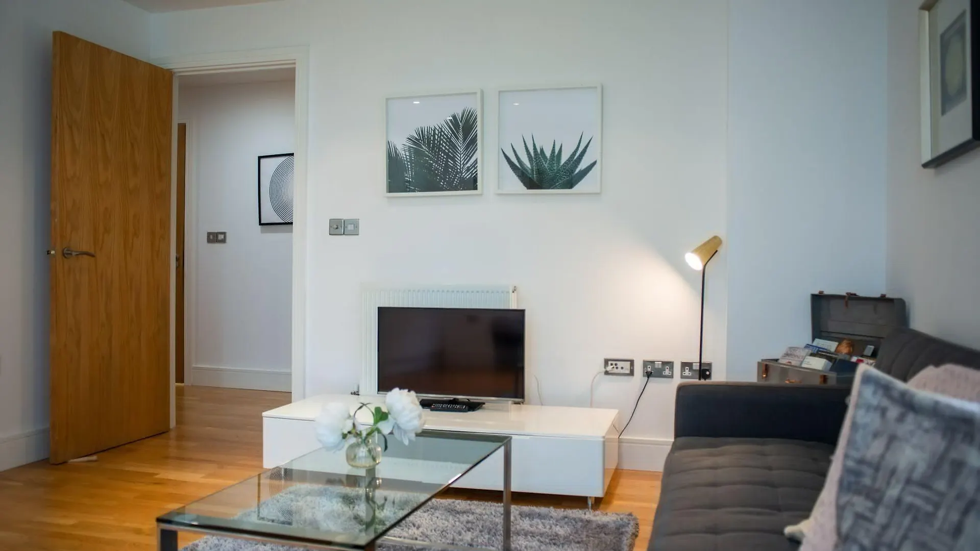 Apartment Lanterns Way At Canary Wharf By Mysquare London
