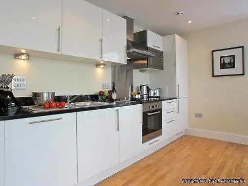Lanterns Way At Canary Wharf By Mysquare London Apartment